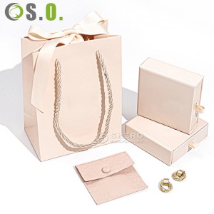 wholesale cardboard kraft paper jewelry packaging flap magnetic box with black sponge