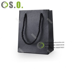 Custom Printed logo Paper Bag Luxury Clothing Shopping Paper Bags Boutique Recyclable Gift Bag With Ribbon Rope