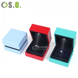 Luxury Pink Jewelry Box Ring Box with LED Light Engagement Wedding Rings Case Boxes Pendant Earring Display Storage Jewellery