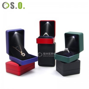 China Luxury Jewelry Box Custom Logo Pu leather Jewellery Packaging Box with LED light