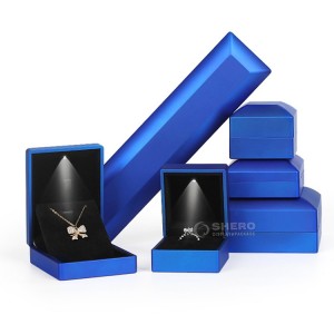 Wholesale High-end led light proposal ring box Custom logo jewelry packing box ring earring necklace led light box packaging