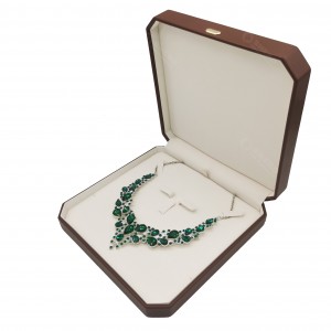 Custom PU Jewelry Box Soft Velvet Lining Gift Packaging for Pendant