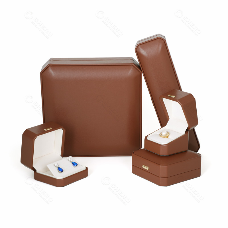 Luxury Magnetic PU Leather Jewellery Box Green Jewelry Gift Box Velvet Lining for Ring Featured Image