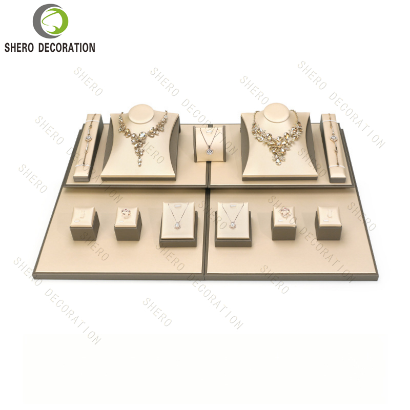 Jewelry Display (4)