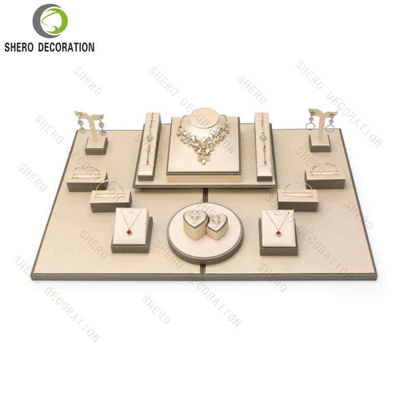 Jewelry Display (6)