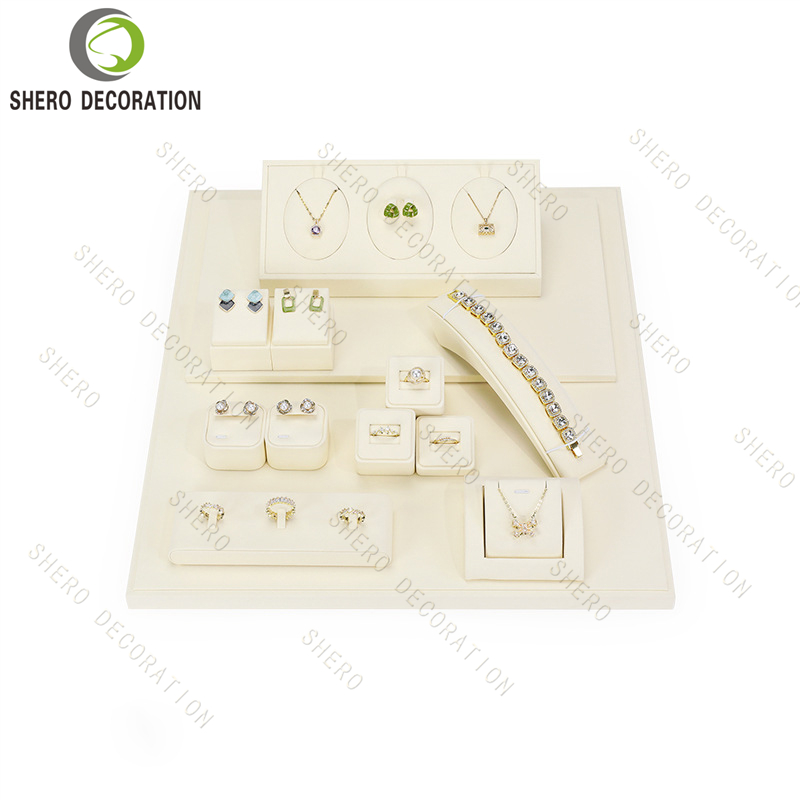 Jewelry Display Props (59)