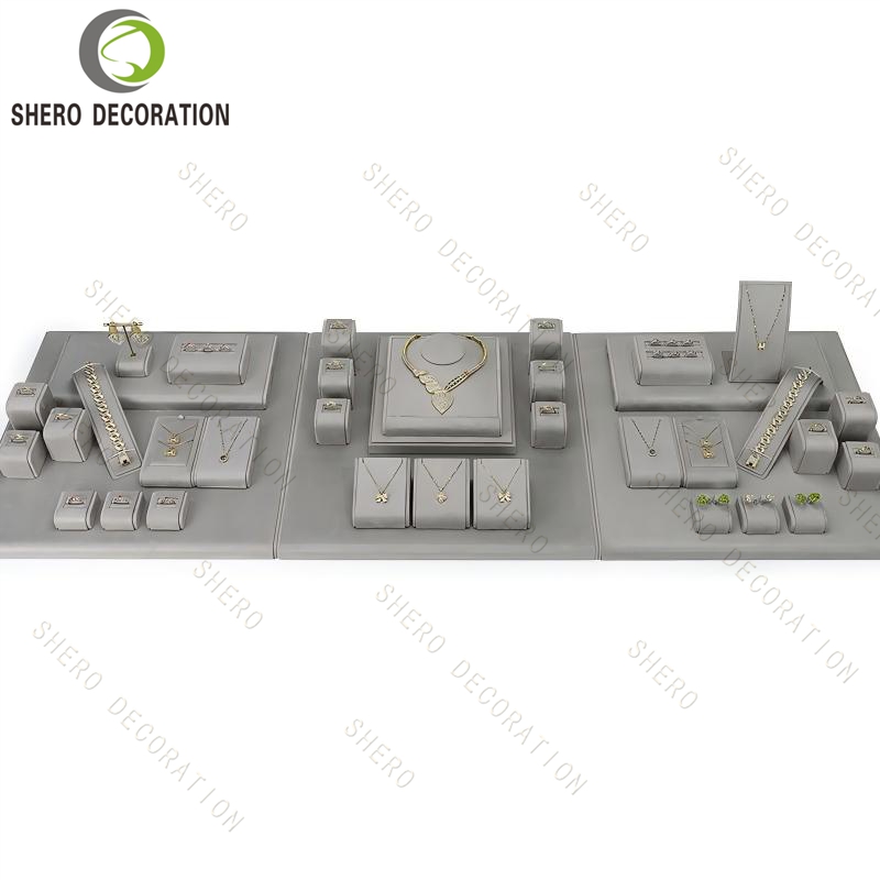 jewellery prop (28)