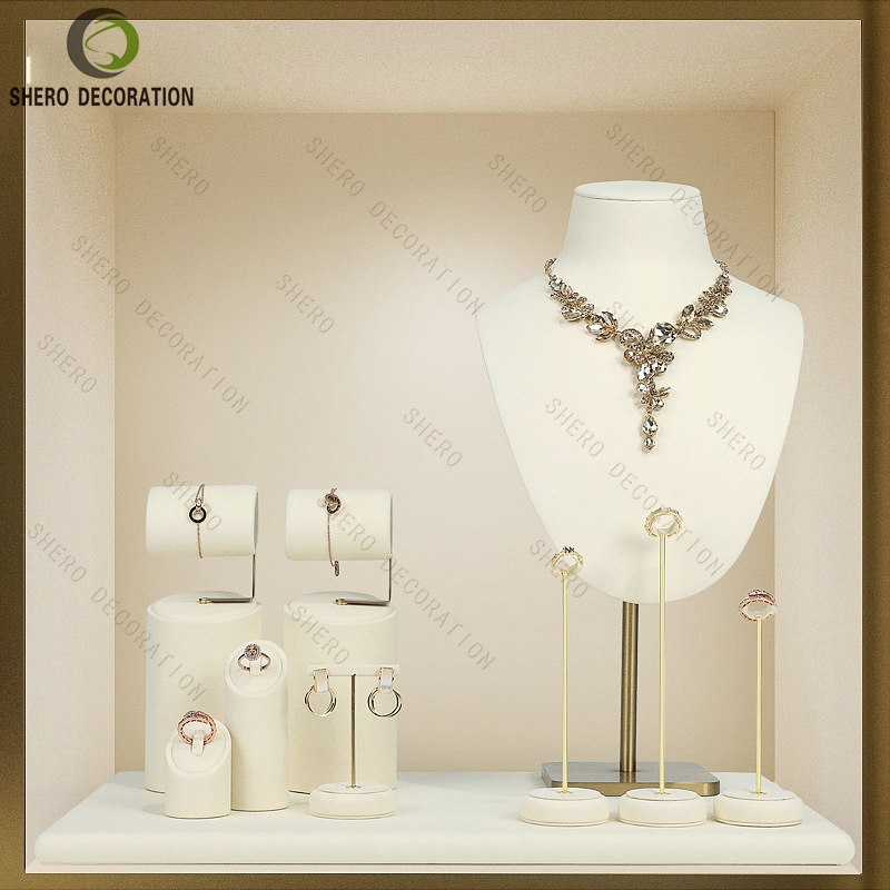 jewelry display props (3)